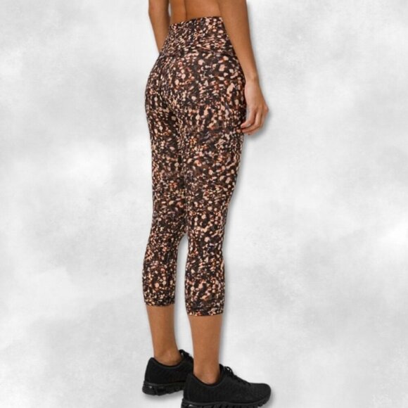 Lululemon High-Rise Crop Pants Skin Fit Sweat-wicking Motion Flux Multi W US 4 - Picture 2 of 7